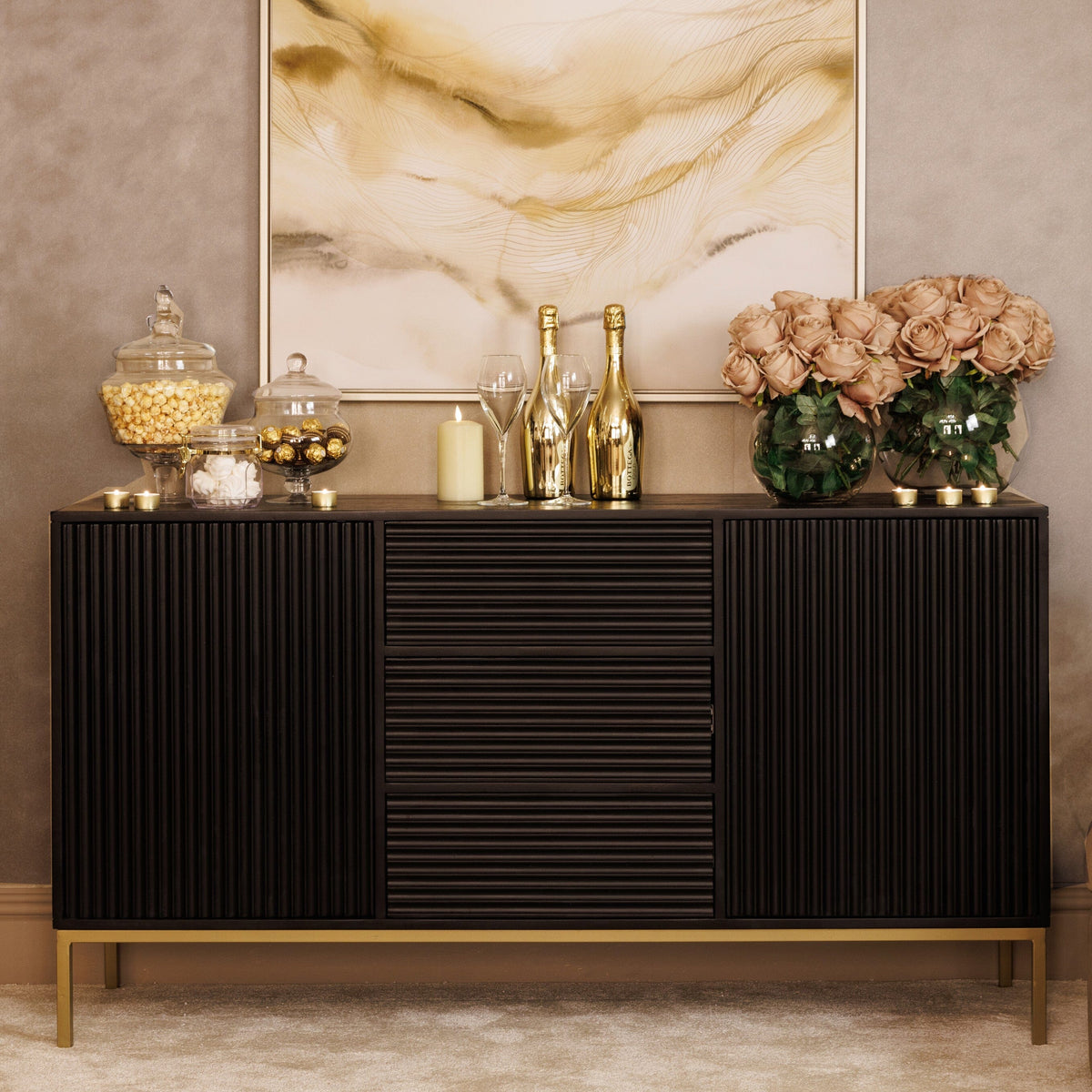 Schwarz-goldenes Sideboard mit Wellenmuster