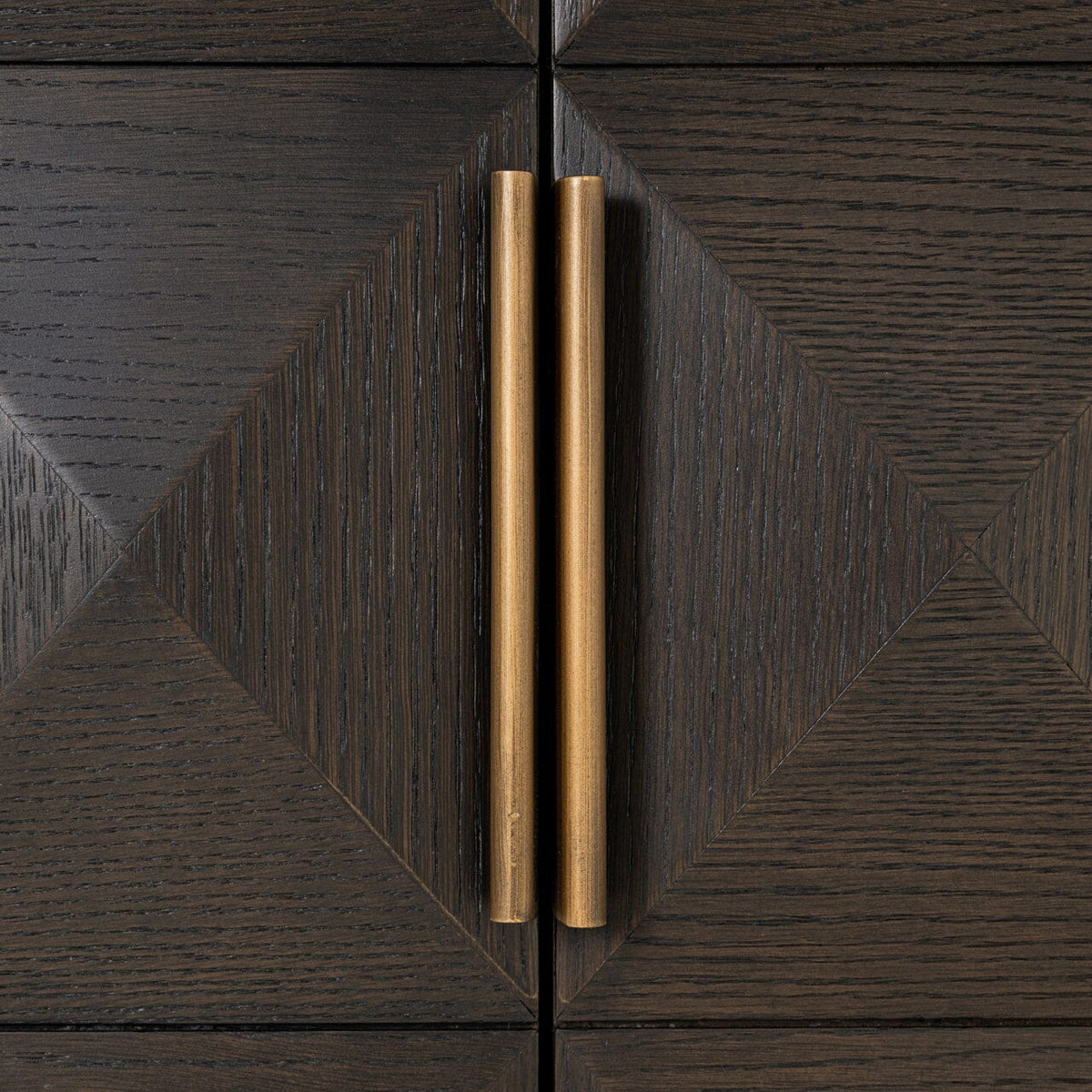Dunkelbraunes Sideboard mit 4 Türen, Regalen und Travertinplatte