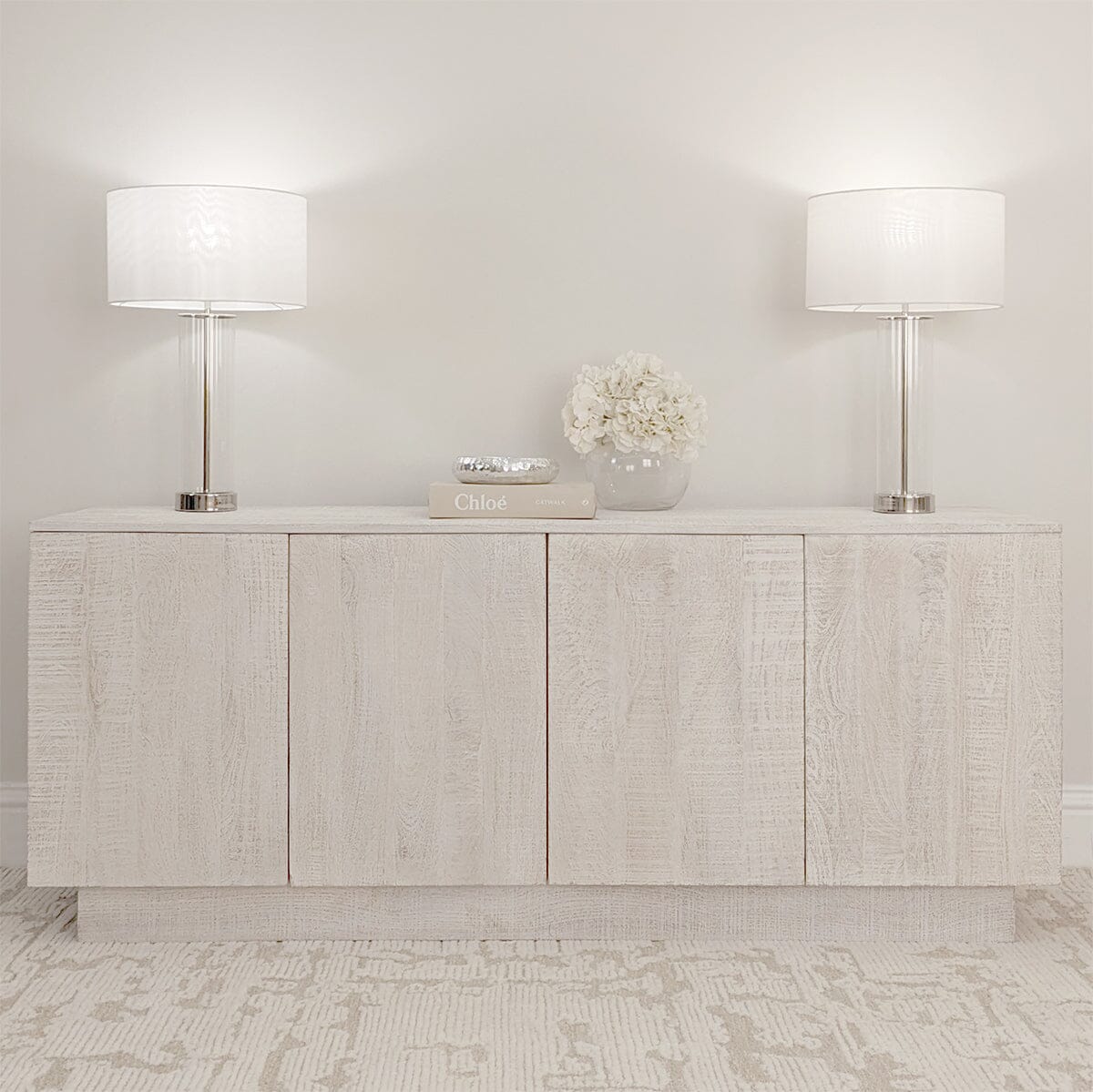 Sideboard mit 4 Türen, gekalkt